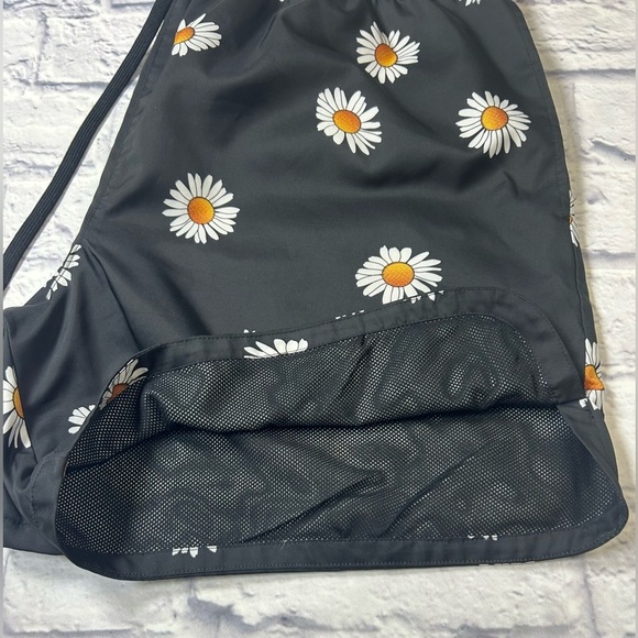 Men’s Nike Flow Swim Trunks. Daisy Sportswear Sports Essentials. Size M. - Picture 7 of 8